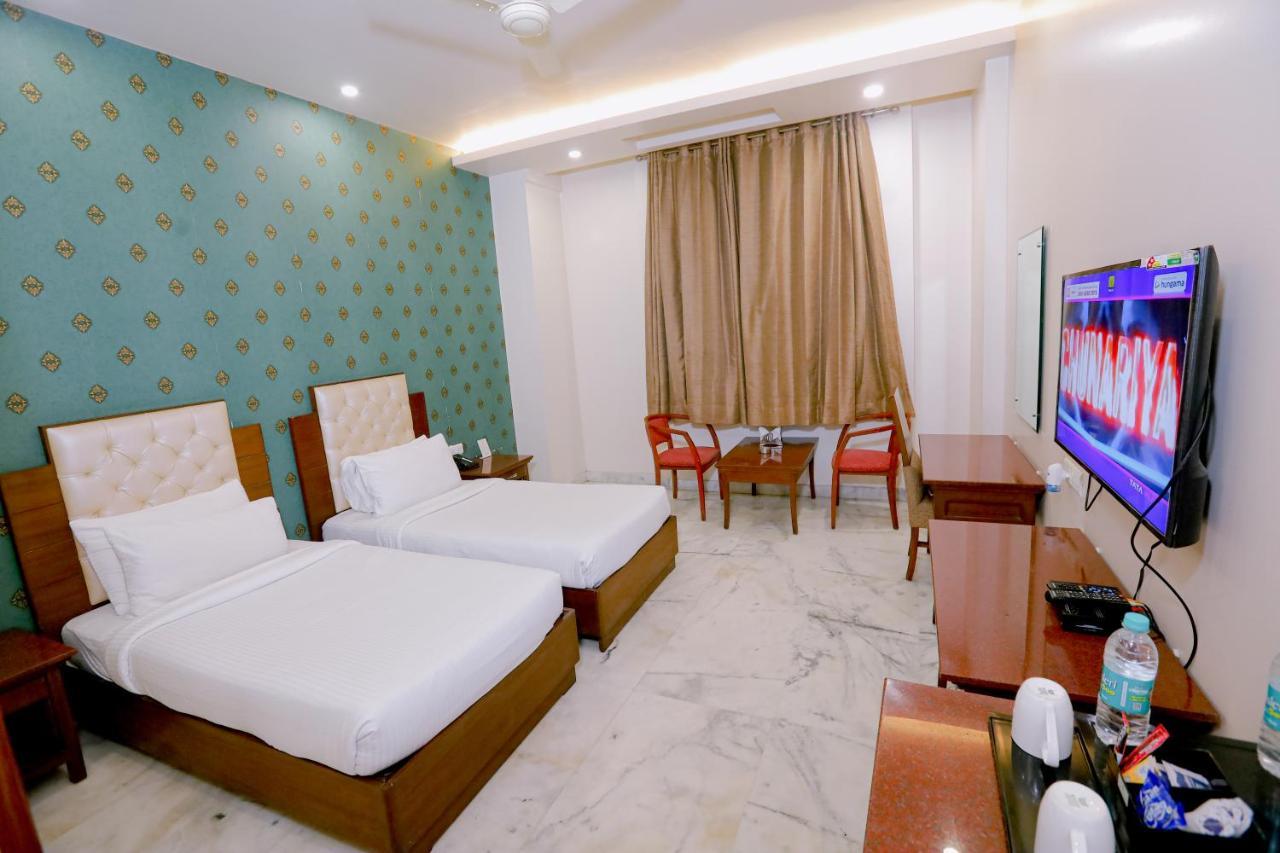 Hotel Leela Grande Карнал Экстерьер фото