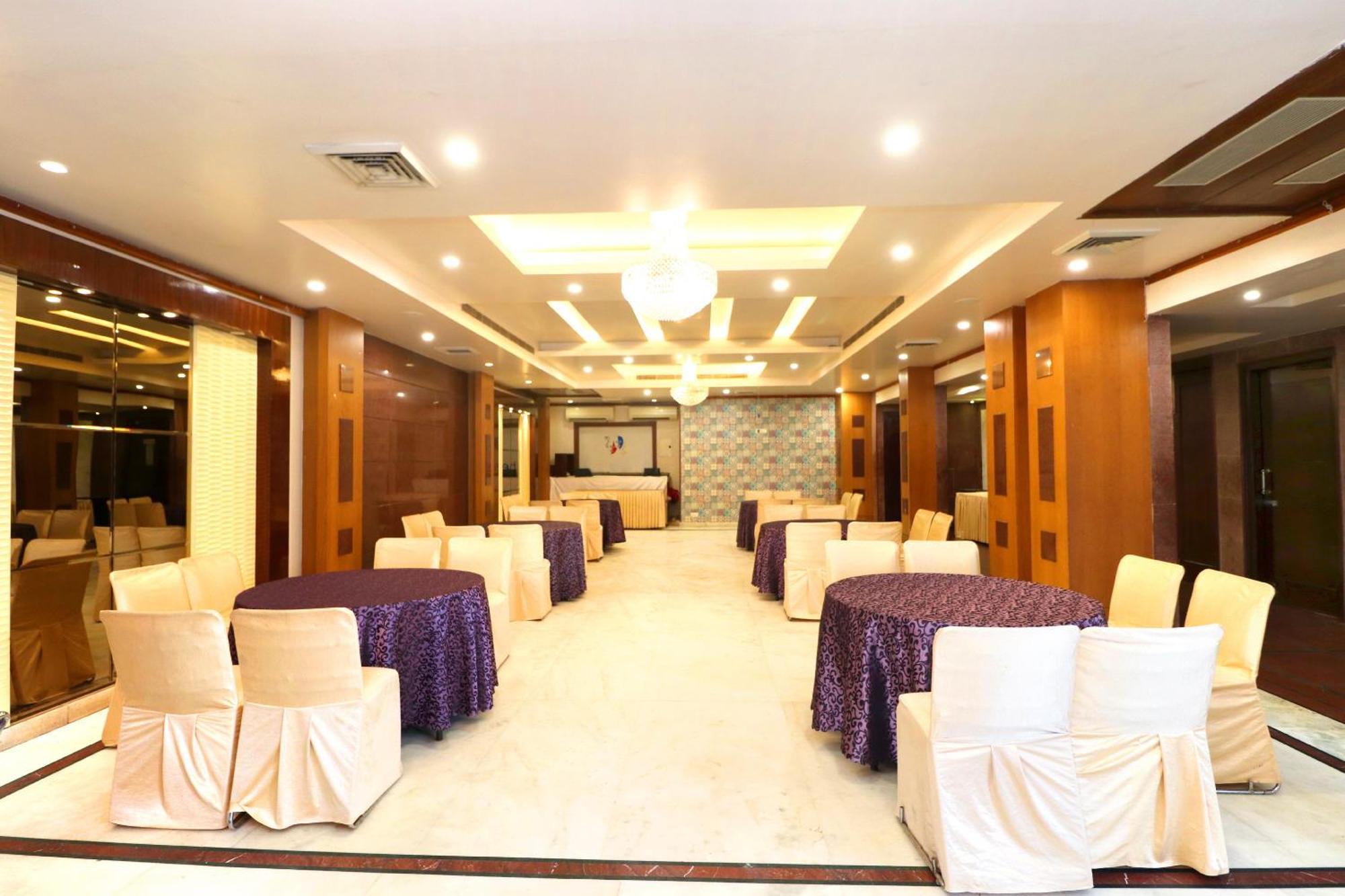 Hotel Leela Grande Карнал Экстерьер фото