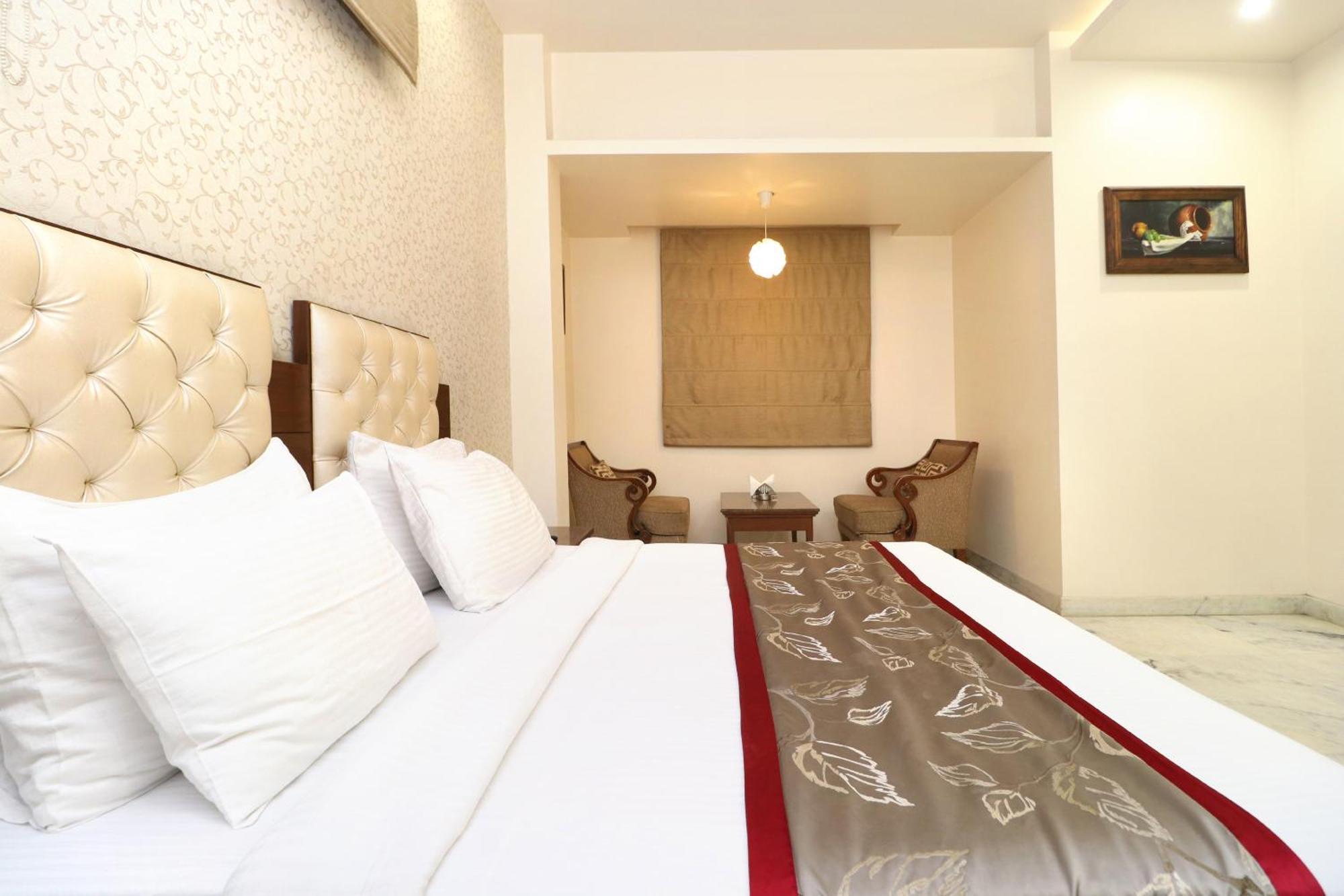 Hotel Leela Grande Карнал Экстерьер фото